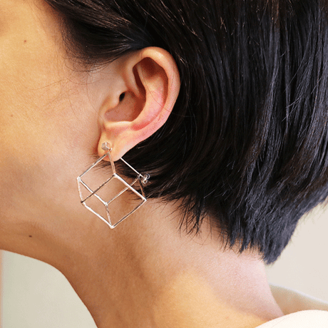 キューブ ピアス  / L