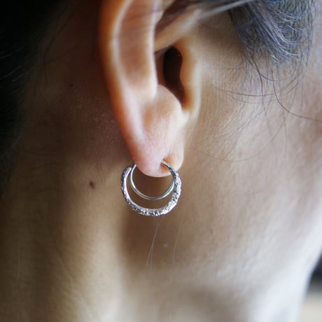 スパイラルピアス