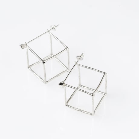 キューブ ピアス  / L