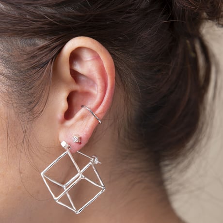 キューブ ピアス  / L