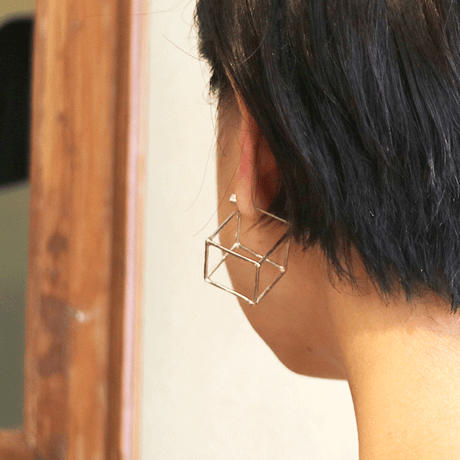 キューブ ピアス  / L