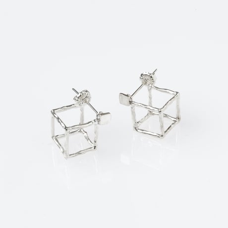 キューブ ピアス  / S