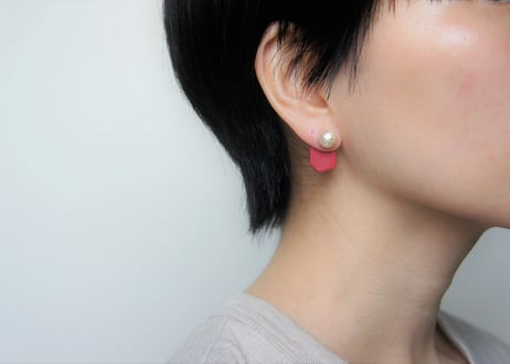 カケラピアス(アカ）