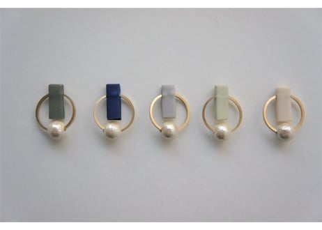 clioneピアス・イヤリング（ネイビー）