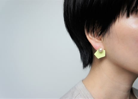 カケラピアス（ライム）