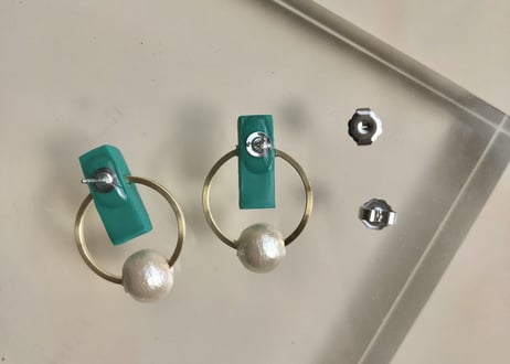 clioneピアス・イヤリング（フォレストグリーン）