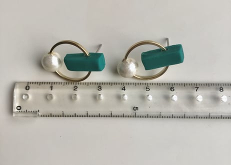 clioneピアス・イヤリング（フォレストグリーン）