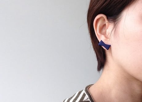 リボンピアス（ネイビー）
