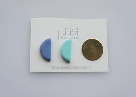 moonピアス・イヤリング  （グレイッシュブルー×エメラルド）