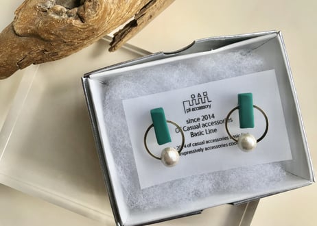 clioneピアス・イヤリング（フォレストグリーン）