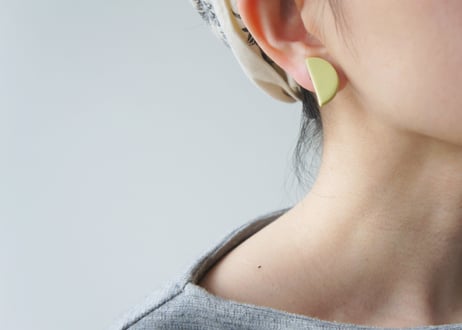 moonピアス・イヤリング  （ピスタチオ×サーモンピンク）