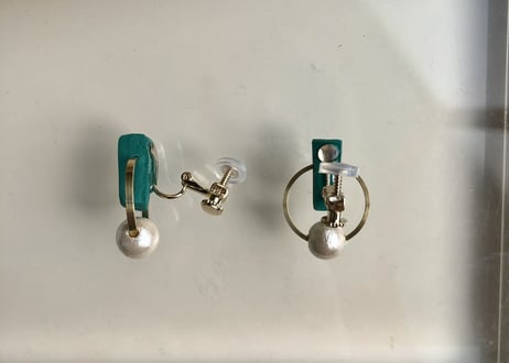 clioneピアス・イヤリング（フォレストグリーン）