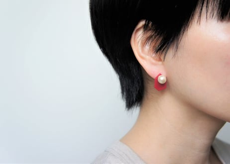 カケラピアス(アカ）