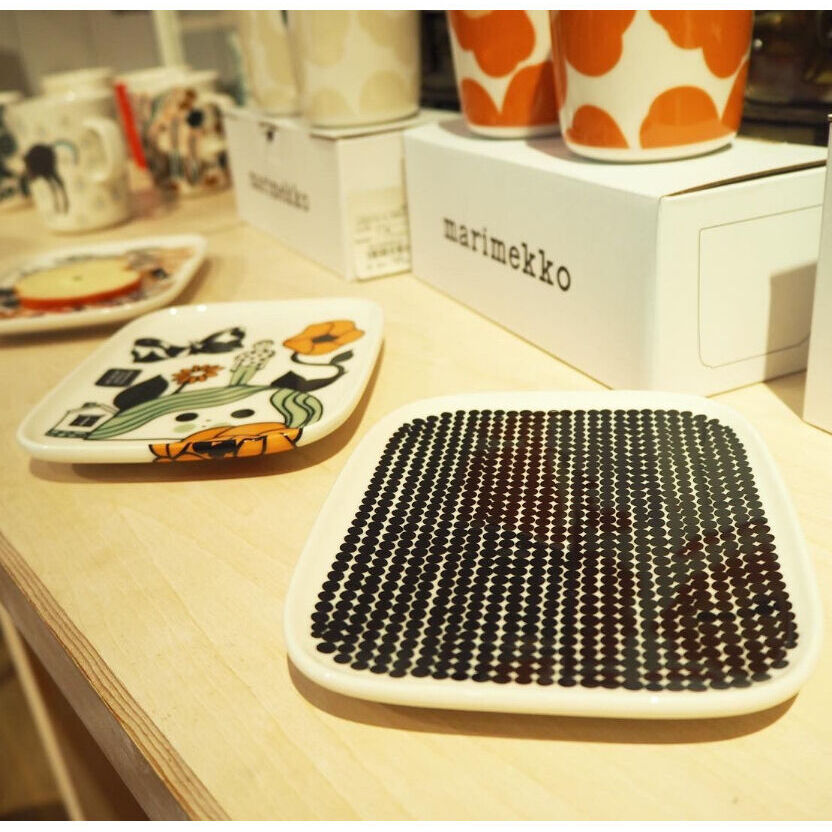 限定値下げ‼️マリメッコ Rasymatto プレート 4枚セット 52169-4-67844 (99) marimekko Rasymatto プレート | K