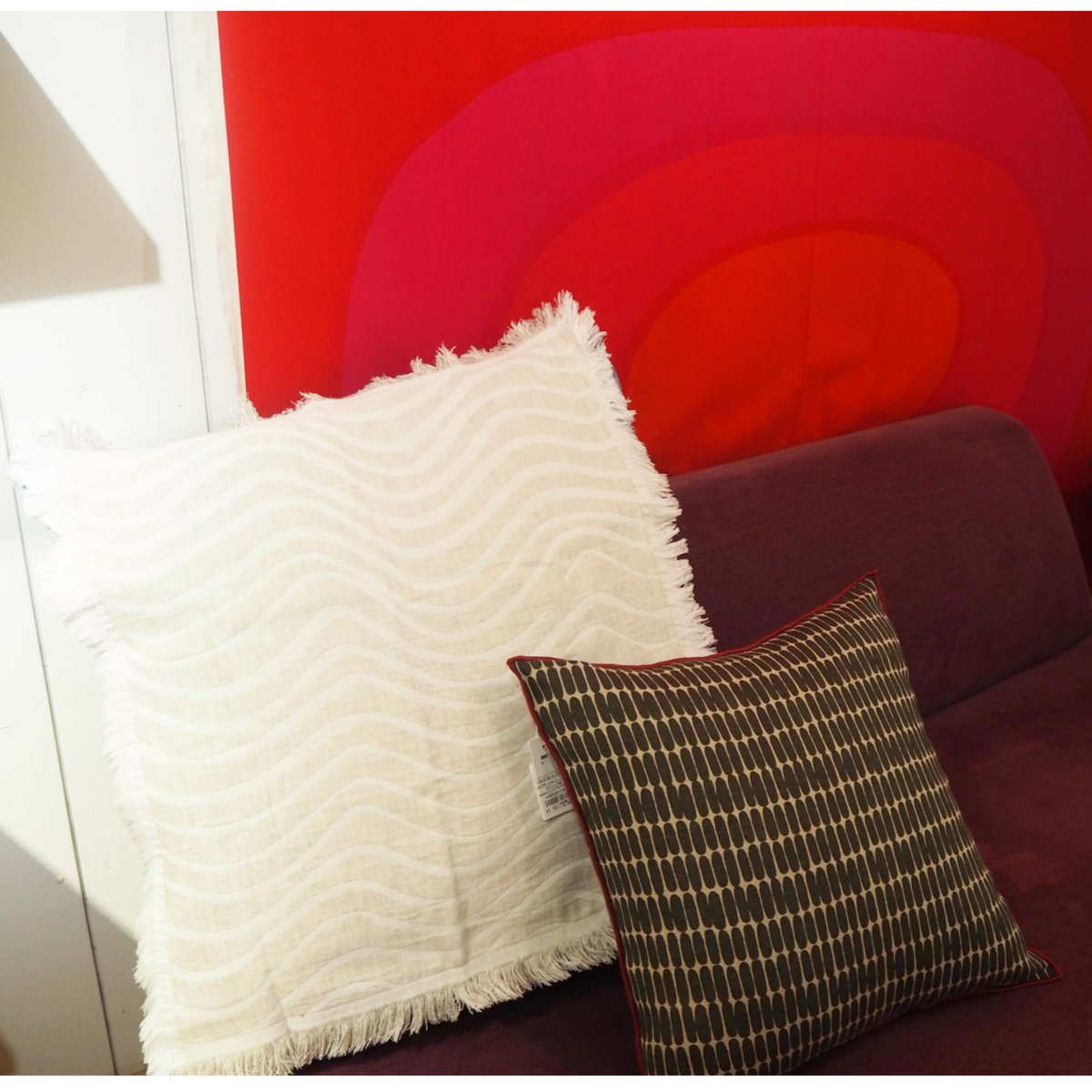 シルッキクイッカ　Silkkikuikka　マリメッコ　クッション　北欧 52219-4-71275 (90) marimekko Silkkikuikka クッション