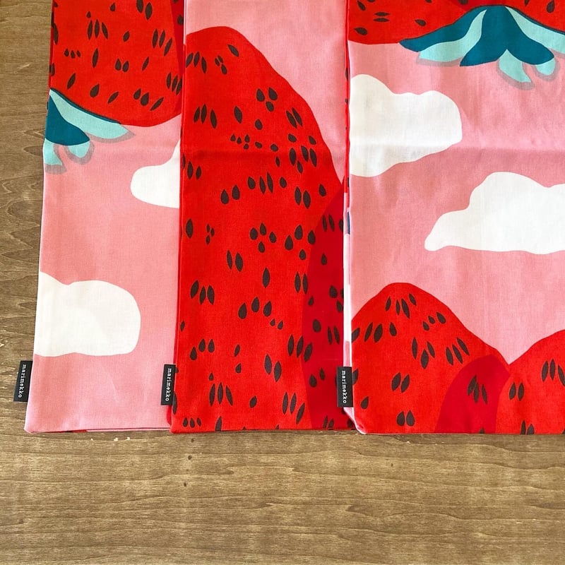52239-4-72759 (75) marimekko Mansikkavuoret ファブ