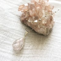 ペンダントトップ　淡い薔薇色〈Pale rose color〉★ヒーリングシリーズ