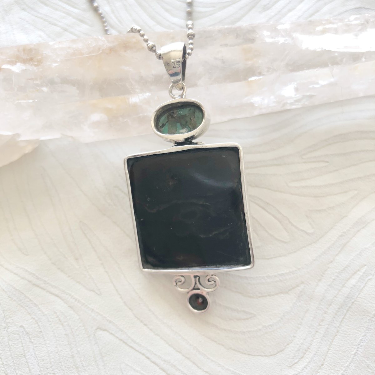 ペンダントトップ 月の雫〈Drops of the Moon〉☆ナチュラル