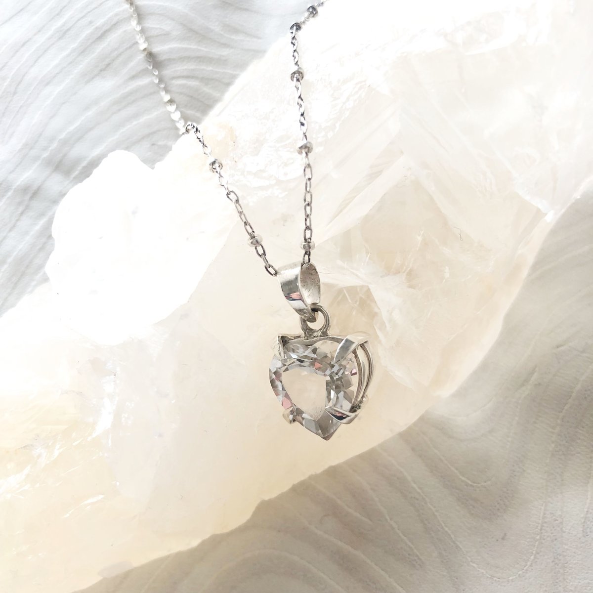 ペンダントトップ 透明なハート〈Transparent Heart〉☆ヒーリング