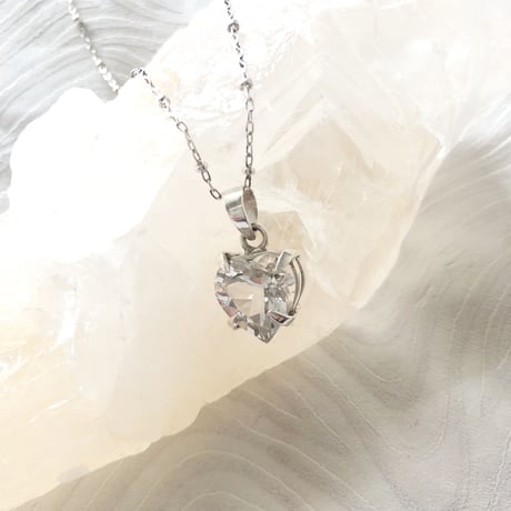 ペンダントトップ　透明なハート〈Transparent Heart〉★ヒーリングシリーズ