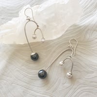 ピアス　月の雫のダンス〈Dance of the Moon Drops〉★ナチュラルシリーズ