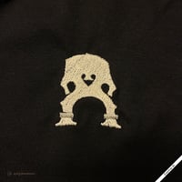 【受注生産】刺しゅうTシャツ［コントラバスの駒］