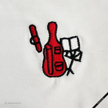 【受注生産】刺しゅうTシャツ［赤いコントラバスの練習］