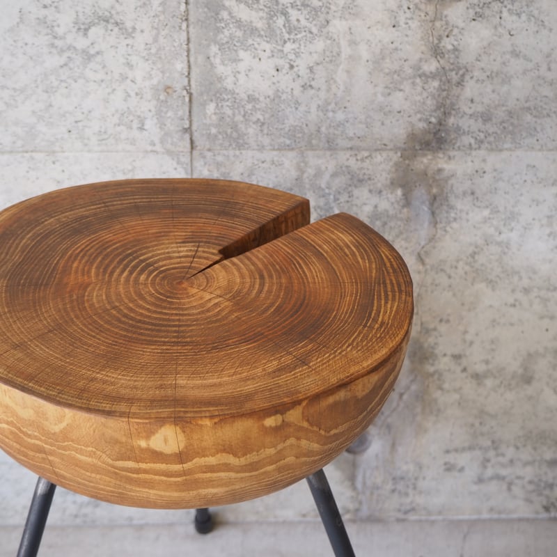 Log Primitive Tripod Stool檜・丸太・サイドテーブル Log Primitive Tripod Stool檜・丸太・サイドテーブル