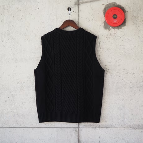 【unisex】have a good day〈ハブアグッデイ〉CABLE CREW NECK VEST BLACK