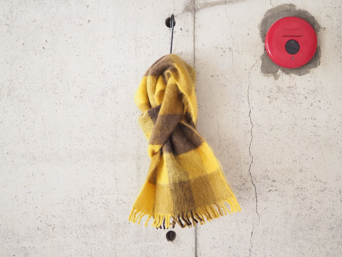 hint hint〈ヒントヒント〉 STOLE (18) YELLOW | e n o u g h