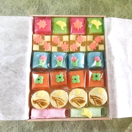 京菓子　半生菓子　おまかせ色々　詰め合わせ箱（小箱6個入り）内容は季節によって異なります