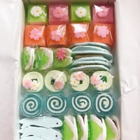 京菓子　半生菓子　おまかせ色々　詰め合わせ箱（小箱2個入り）内容は季節によって異なります