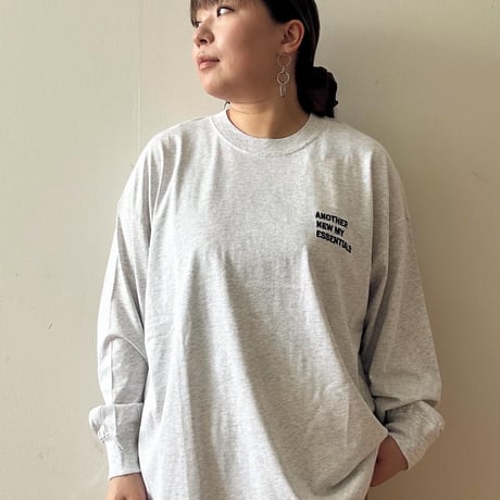 ロゴ刺繍ロンT