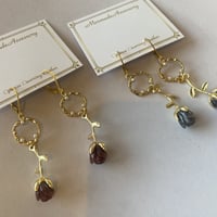バラのピアス（イヤリング変更可能）