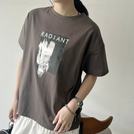 スクエア箔プリントTシャツ
