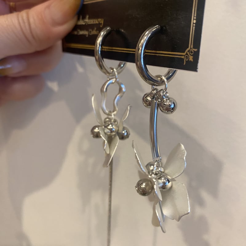 大ぶりフラワーピアス | HEARTS
