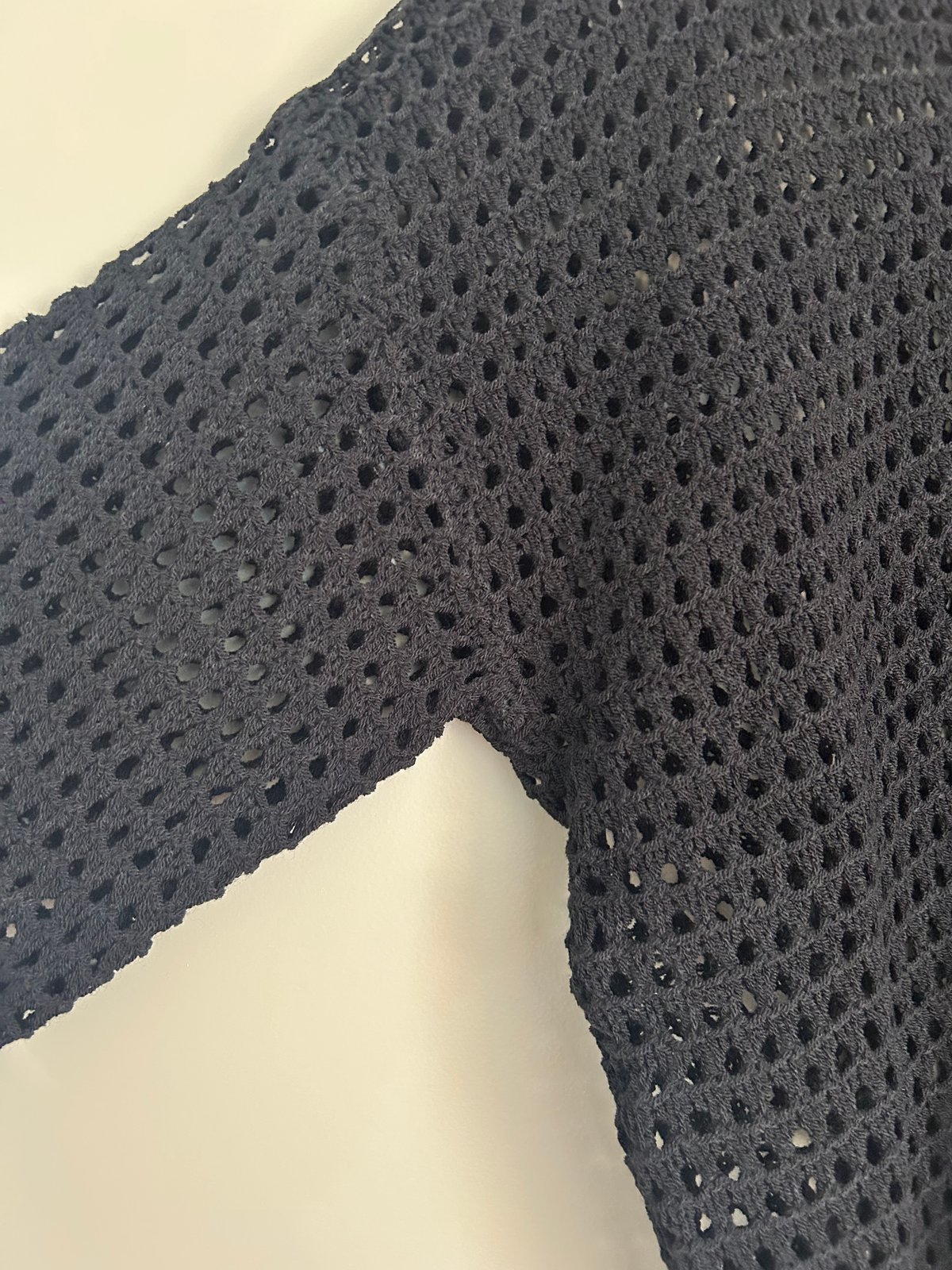 Vネックメッシュニット | HEARTS