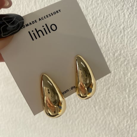 シンプルしずく型ピアス