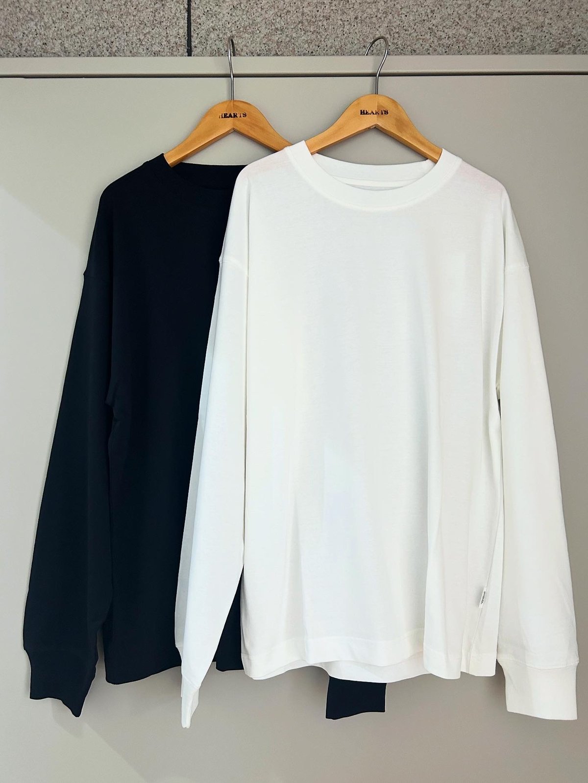 【希少】オフホワイト（offWhite）ロンT Mサイズ 伊勢丹限定デザイン 希少】オフホワイト（offWhite）ロンT Mサイズ 伊勢丹限定