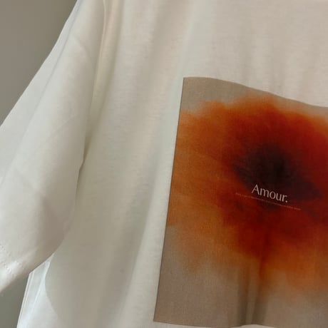 コンパクトフラワープリントTシャツ