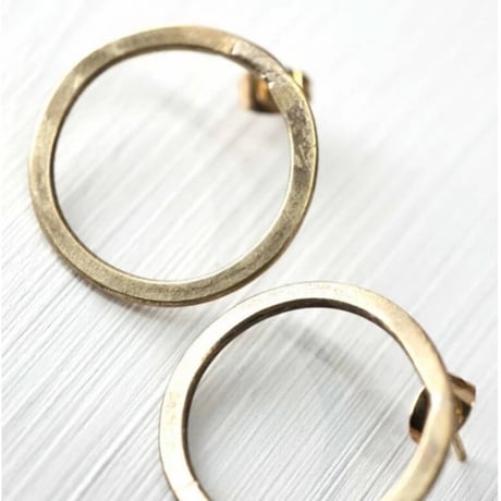 ラフサークルスタッズピアス