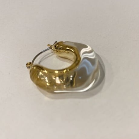 クリアピアス