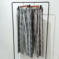 ニュアンス柄プリーツストレートパンツ
