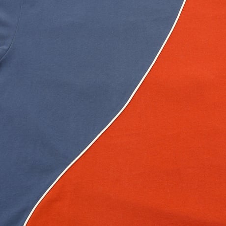 big logo big tee