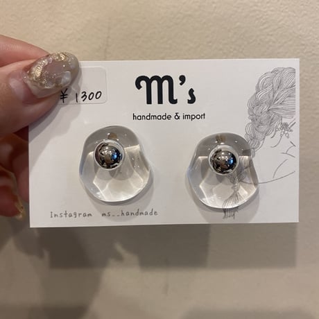 クリアピアス