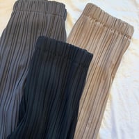 ランダムプリーツパンツ