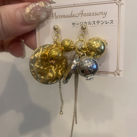 ゴールドピアス（イヤリング変更可能）