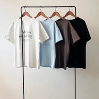 ロゴプリントTシャツ