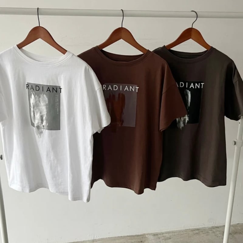 スクエア箔プリントTシャツ | HEARTS