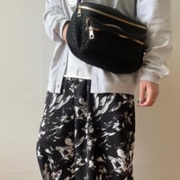 ドットメッシュボディバッグ